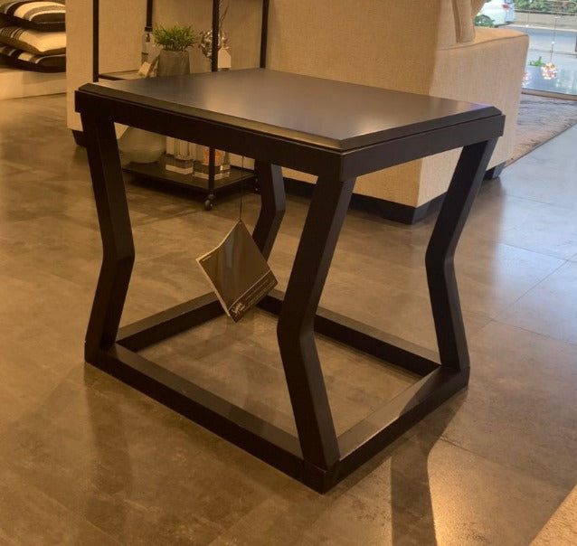 T592-3 - SIDE TABLE - MDP