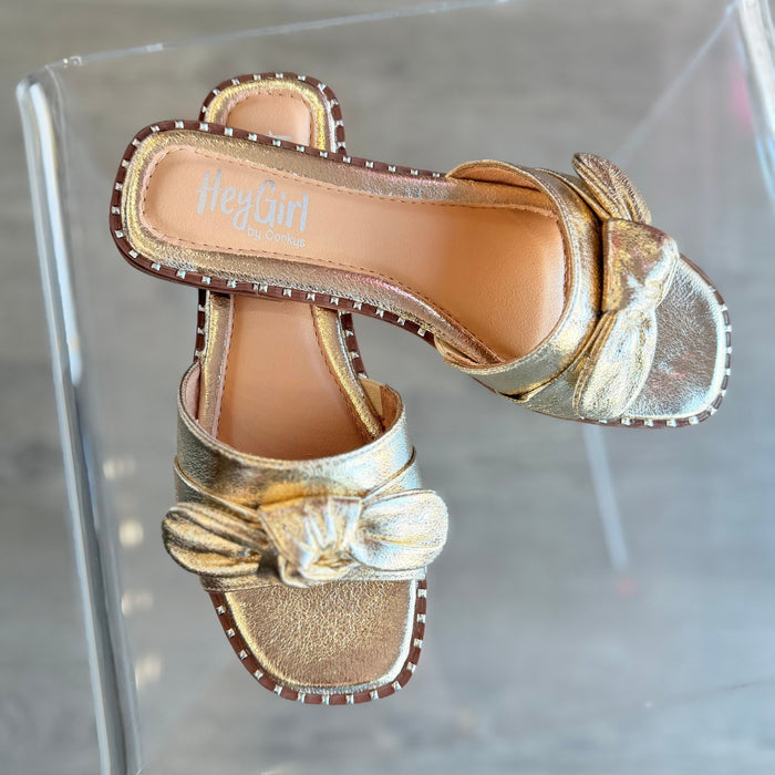 Clam Bake Sandal (Gold)
