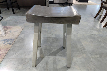 D548-424 - BAR STOOL - BH
