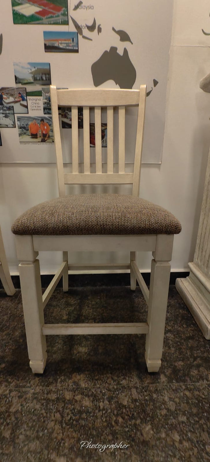 D647-124(1) - BARSTOOL - MDP