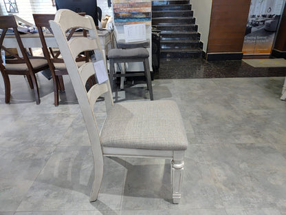 D743-01(3) - DINING CHAIR - BH