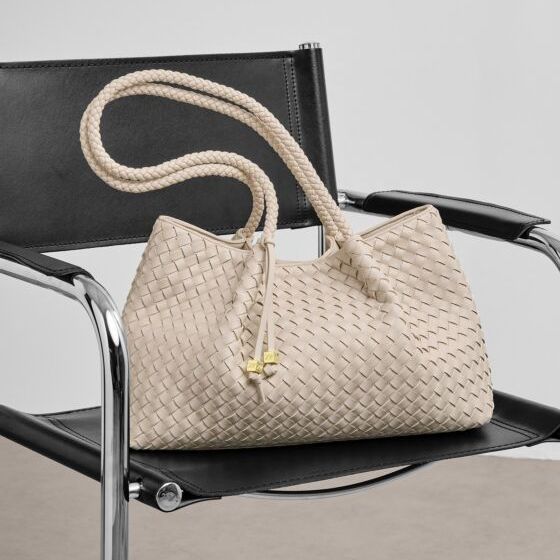 Nova Small Shoulder Bag (Oyster)