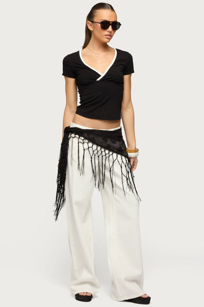 Yulenna Contrast V Neck Top
