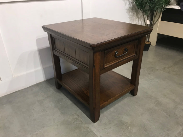 T478-3 - END TABLE - BTM