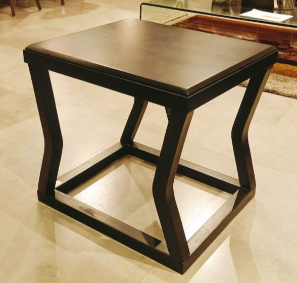 T592-3(2) - SIDE TABLE - OUTLET