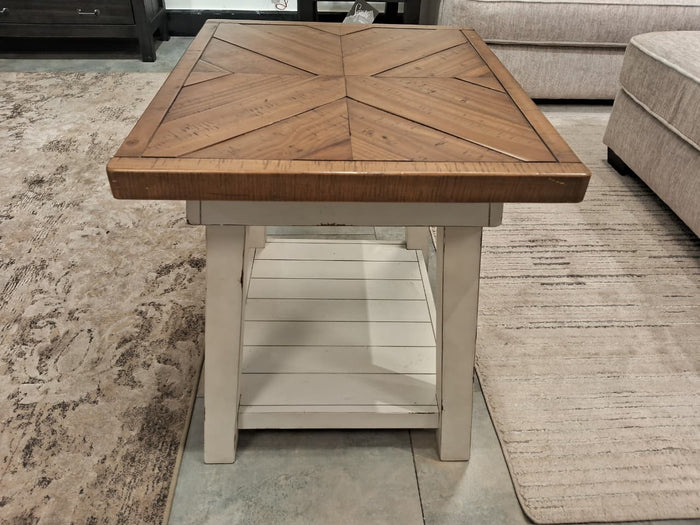 T640-3 - END TABLE - BH