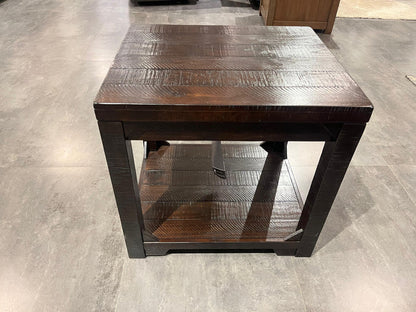 T745-3 - SIDE TABLE - NAR